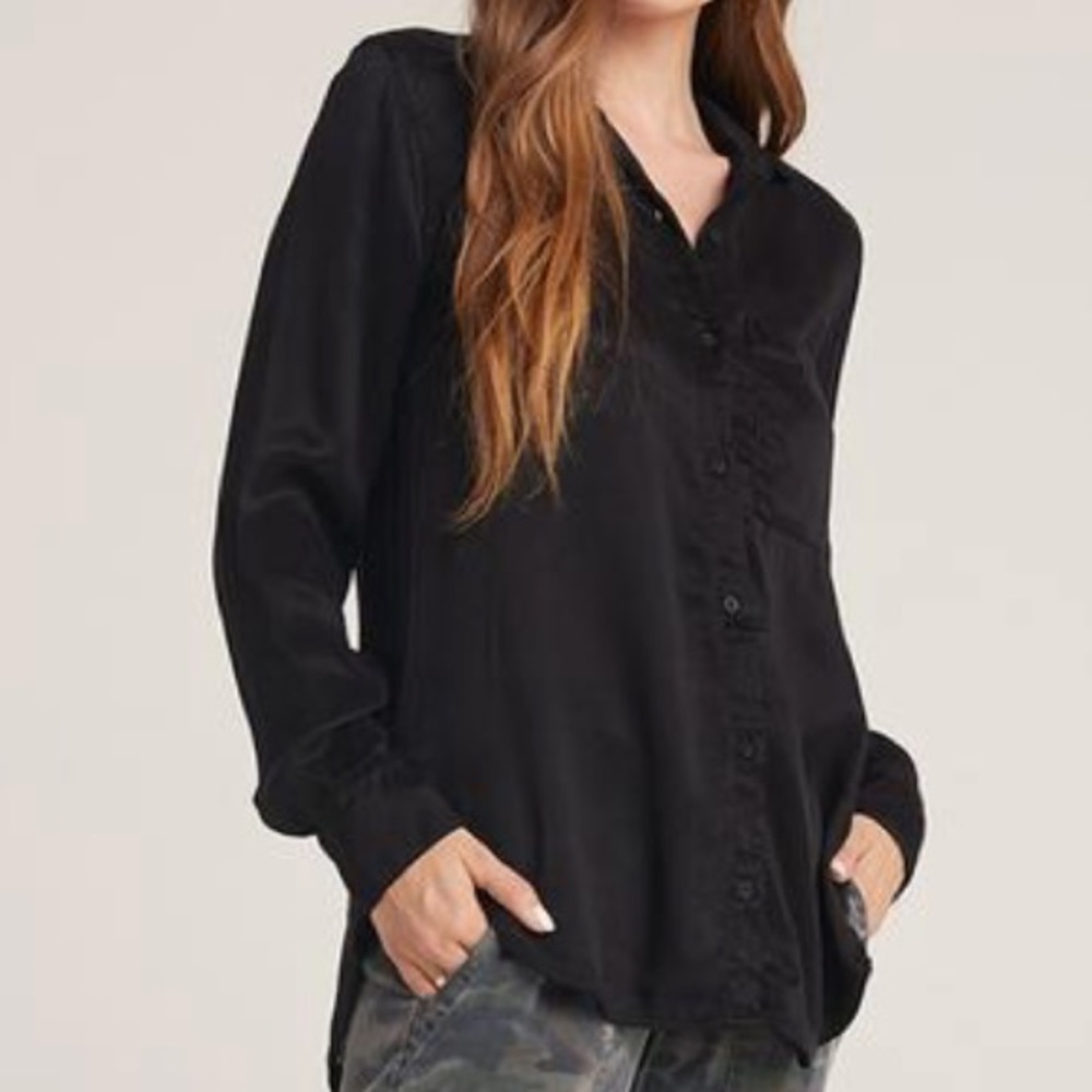 Bella Dahl    Split Back Button Down  Vintage Black